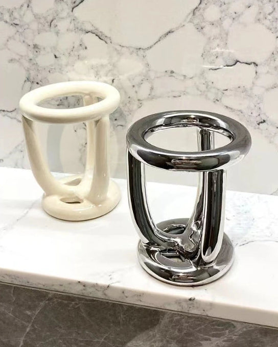 Open-Frame Toothbrush Holder